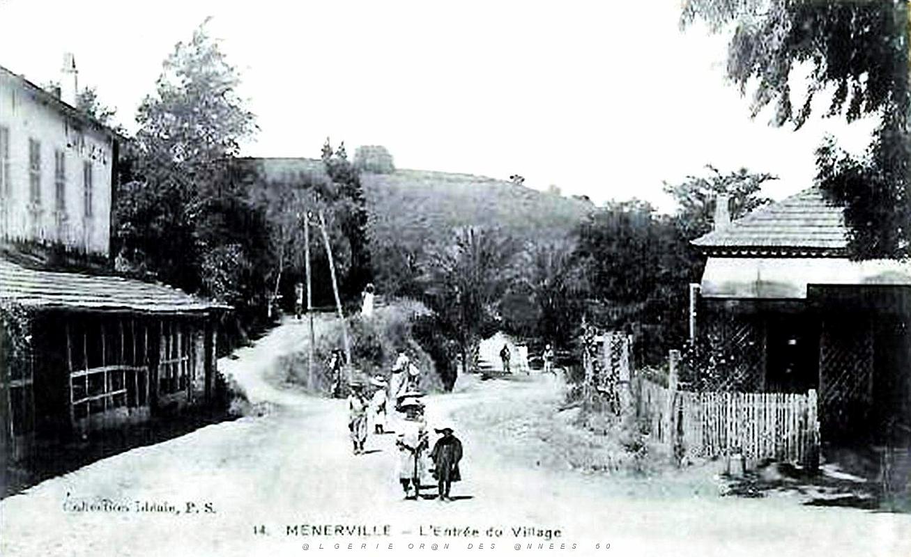 Menerville - Entree du Village.jpg